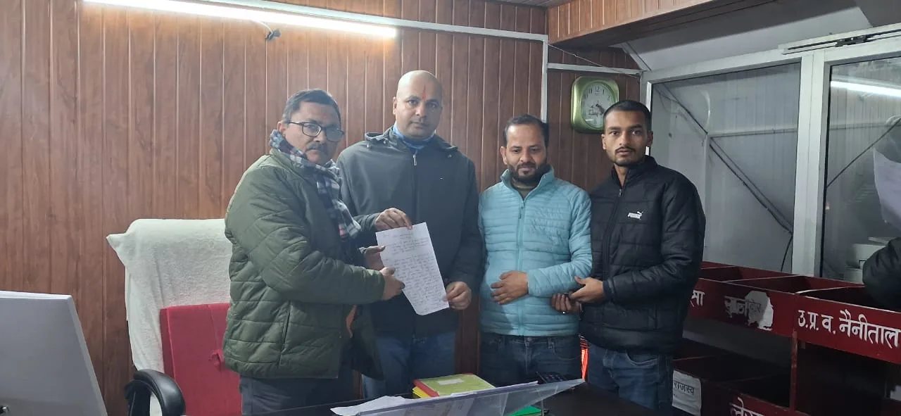 बाघ के आतंक से भीमताल विधानसभा में दहशत, कांग्रेस नेता मनोज शर्मा ने डीएफओ से की मुलाकात, सौंपा ज्ञापन