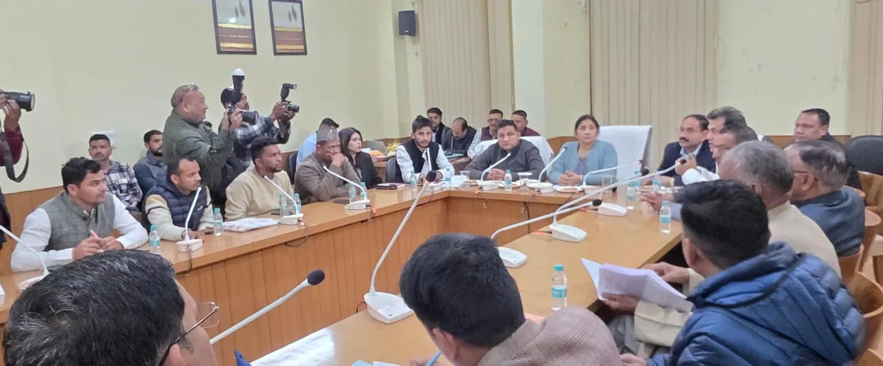 महाशिवरात्रि पर छोटे कैलाश मंदिर मेले की तैयारियों को लेकर विधायक कैड़ा ने ली अधिकारियों की बैठक