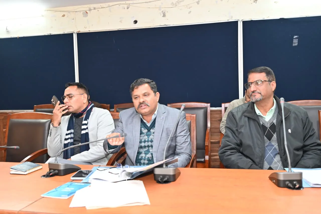 विशेष गहन पुनरीक्षण को लेकर सख्ती, 50 प्रतिशत से कम प्रगति वाले बूथों की हुई समीक्षा