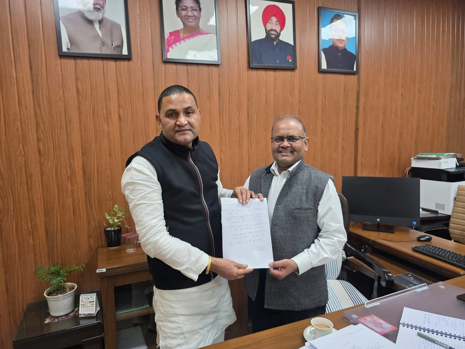 आपदा मद से धनराशि स्वीकृत करने की मांग, विधायक राम सिंह कैड़ा ने आपदा सचिव से की मुलाकात