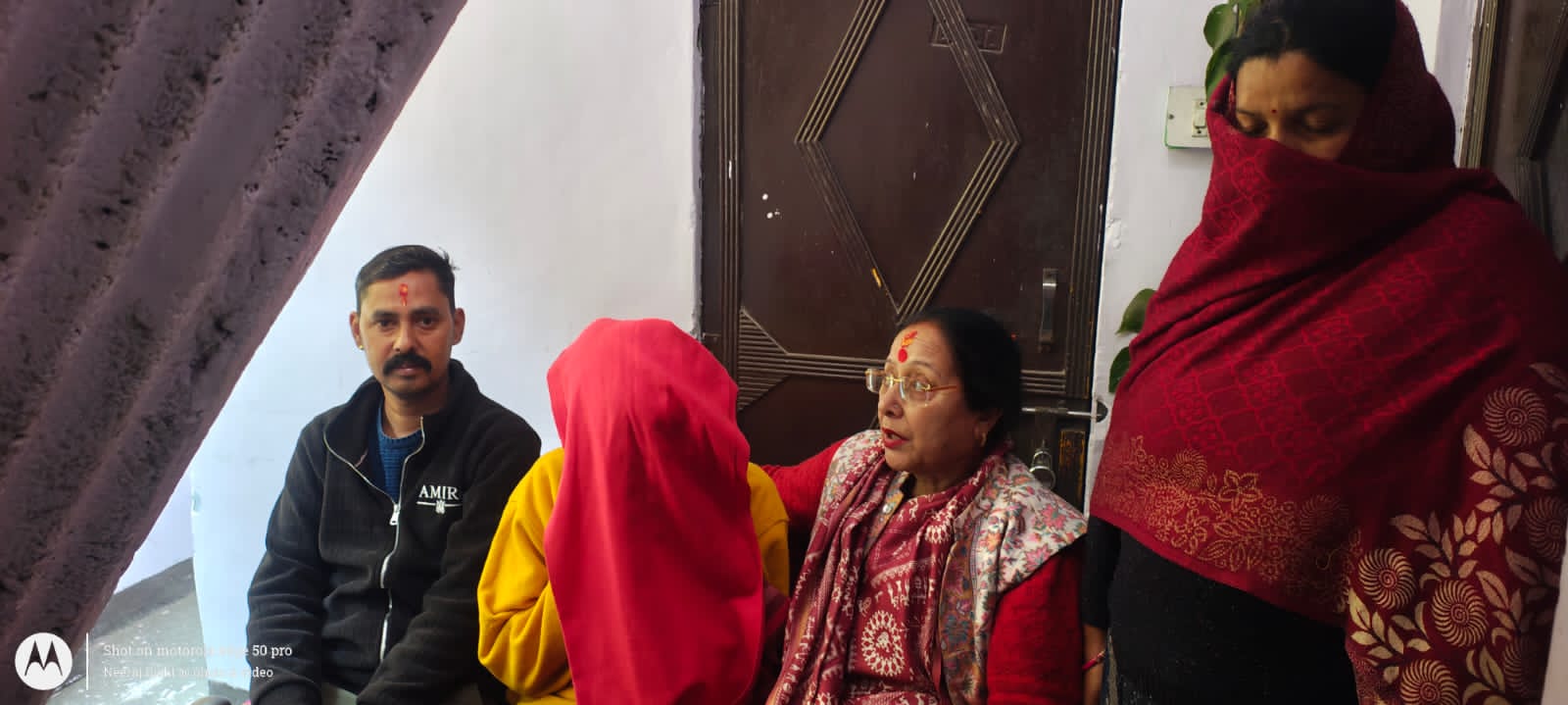 गरमपानी में पीड़िता से मिलीं विधायक सरिता आर्या, जबरन धर्म परिवर्तन के आरोपों की उच्चस्तरीय जांच की मांग