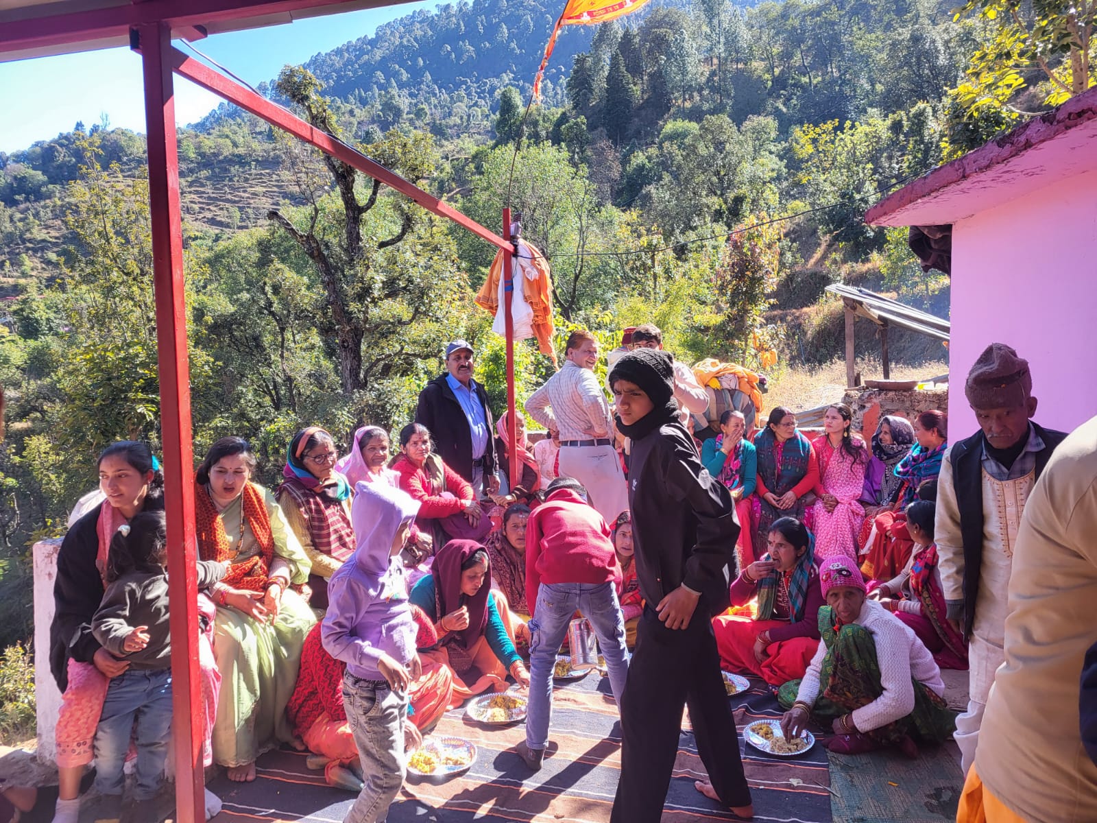 जंगलिया गांव के बूढ़ा धूरा में गुरु गोरखनाथ मंदिर में बैसी कार्यक्रम संपन्न