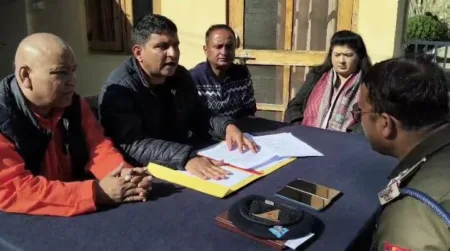 नाबालिग पीड़िता की सुरक्षा को लेकर कोतवाली पहुंचे भाजपा कार्यकर्ता