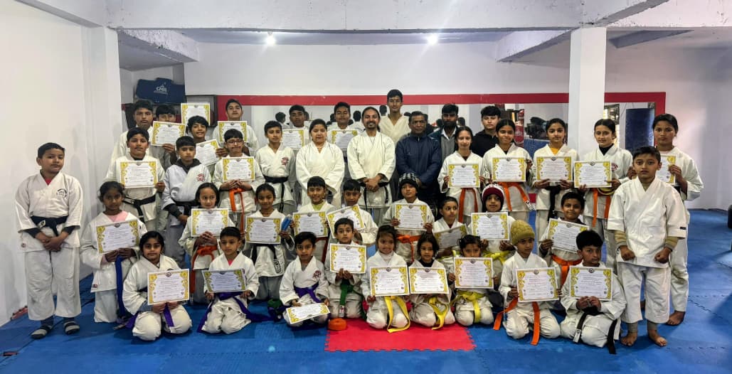 भीमताल में कराटे बेल्ट परीक्षा संपन्न, जयंत भगवाल बने ब्लैक बेल्ट, 33 खिलाड़ियों को मिली नई बेल्ट