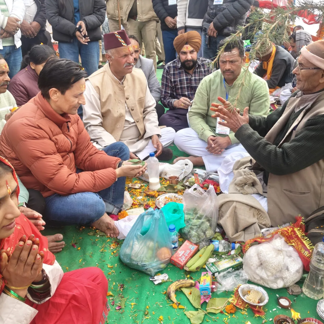 महाशिवरात्रि पर छोटा कैलाश में आयुक्त दीपक रावत ने किया जलाभिषेक, क्षेत्रवासियों की सुख-समृद्धि की कामना