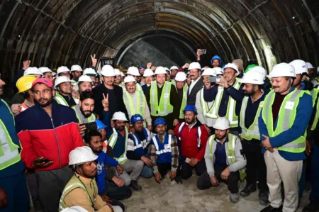 मुख्यमंत्री ने जमरानी बहुउद्देशीय बांध परियोजना के निर्माण कार्यों का किया स्थलीय निरीक्षण