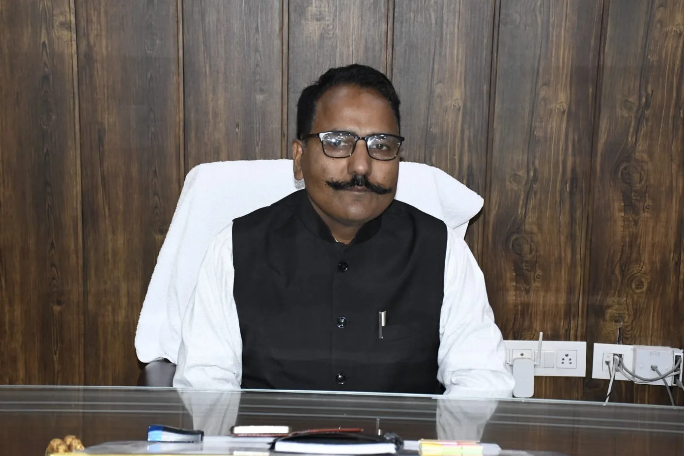 यूआईएन पंजीकरण न कराने पर 35 शस्त्र लाइसेंस निरस्त, डीएम ने दी सख्त चेतावनी