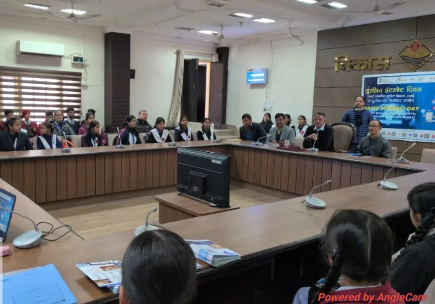 सेफर इंटरनेट डे पर एआई के सुरक्षित व जिम्मेदार उपयोग को लेकर जिला स्तरीय कार्यशाला आयोजित