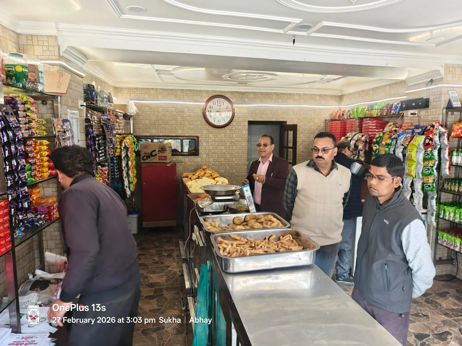 होली-रमजान से पहले खाद्य विभाग की ताबड़तोड़ कार्रवाई, भीमताल-भवाली-रामनगर में 22 प्रतिष्ठानों पर छापा