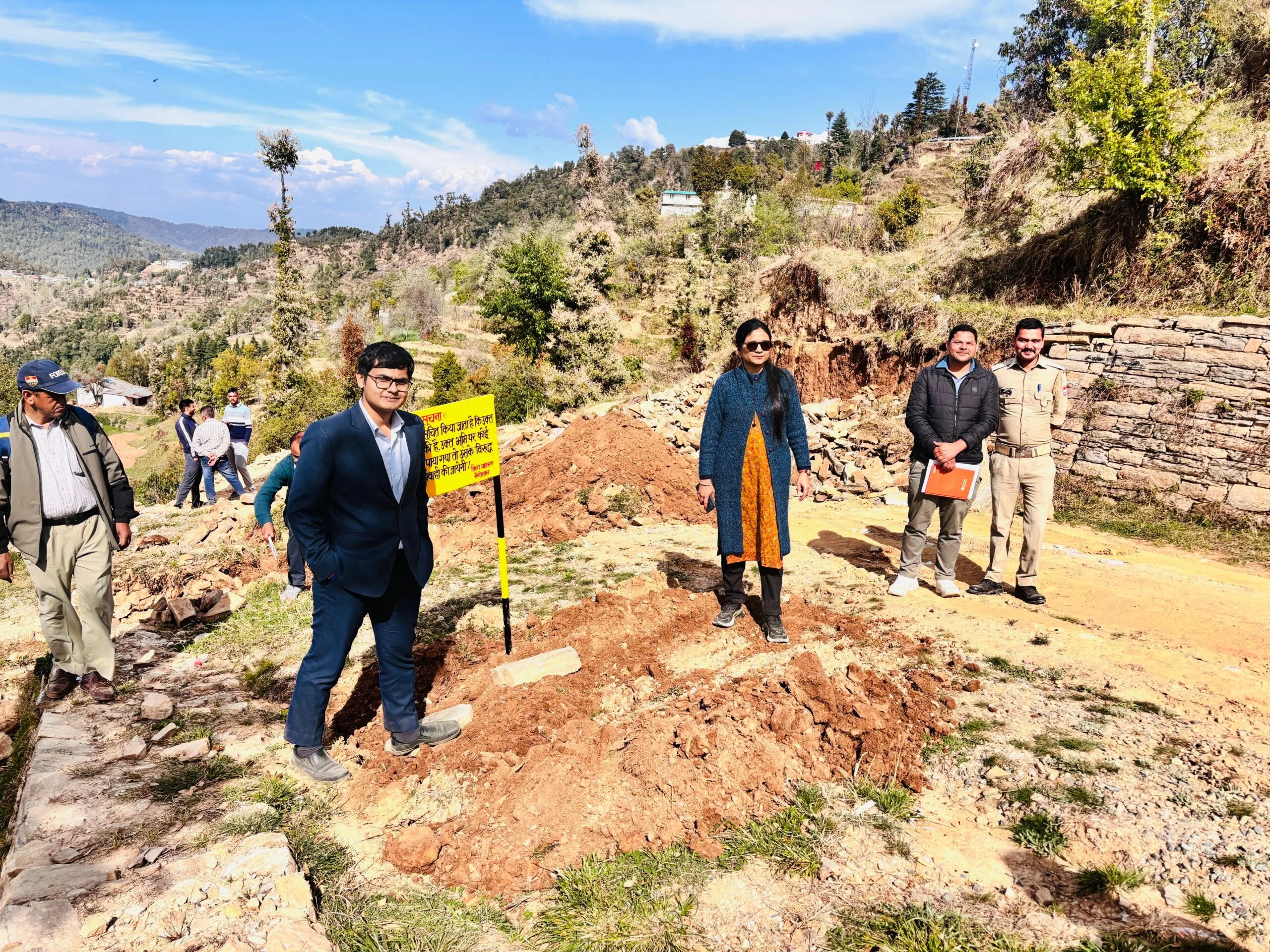 अवैध अतिक्रमण पर प्रशासन की बड़ी कार्रवाई, वन पंचायत भूमि कराई मुक्त