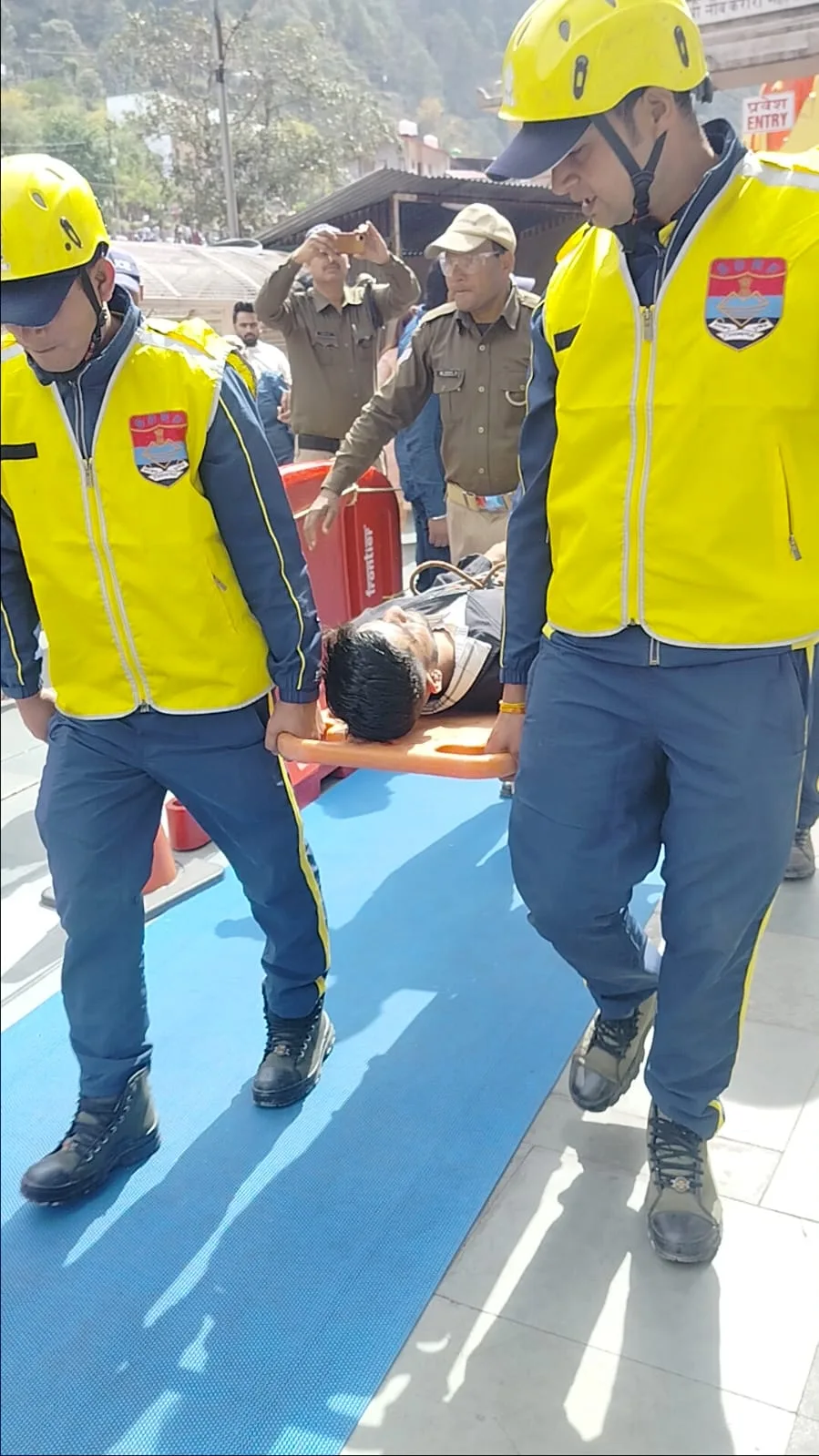 आपदा से निपटने की तैयारी परखी: नैनीताल जिले की छह जगहों पर मॉक ड्रिल, नाव पलटने, भूस्खलन, भगदड़ और बस दुर्घटना जैसे हालात का किया गया अभ्यास