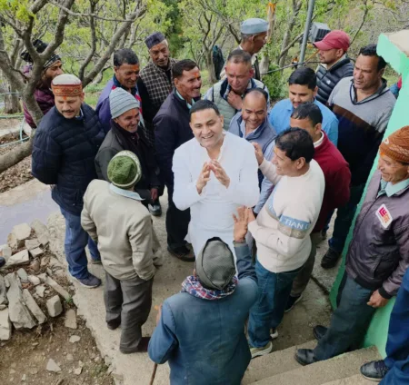 धारी ब्लॉक के गांवों में पहुंचे विधायक कैड़ा, समस्याएं सुन अधिकारियों को दिए समाधान के निर्देश