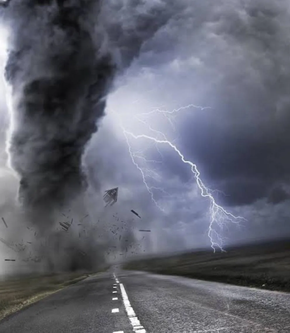 प्रकृति का तांडव: भीमताल विधानसभा में अंधड़ से भारी तबाही, फसलें जमींदोज, कई घरों की छतें उड़ीं