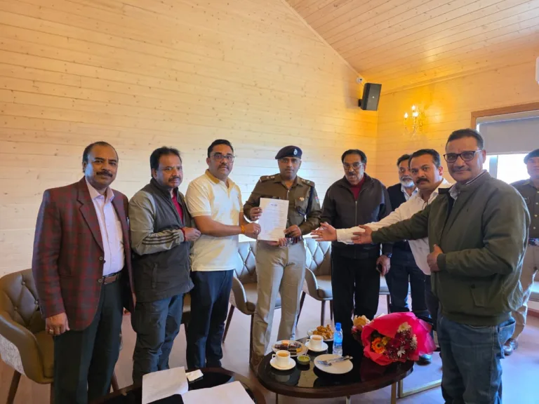 भीमताल में पर्यटन सीजन को लेकर प्रशासन सतर्क, होटल एसोसिएशन की बैठक में ट्रैफिक और पार्किंग व्यवस्था पर मंथन
