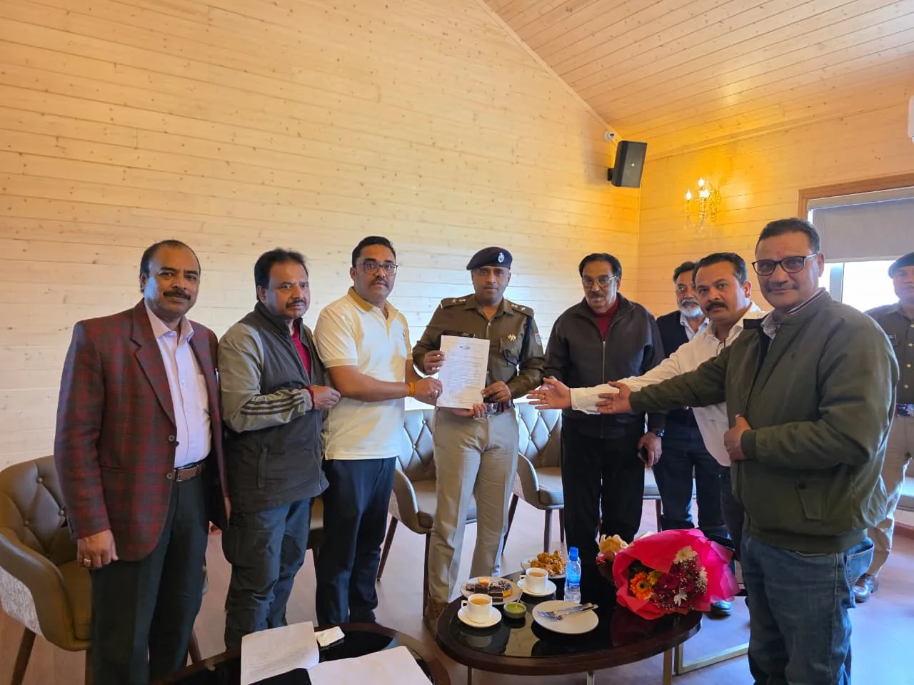 भीमताल में पर्यटन सीजन को लेकर प्रशासन सतर्क, होटल एसोसिएशन की बैठक में ट्रैफिक और पार्किंग व्यवस्था पर मंथन