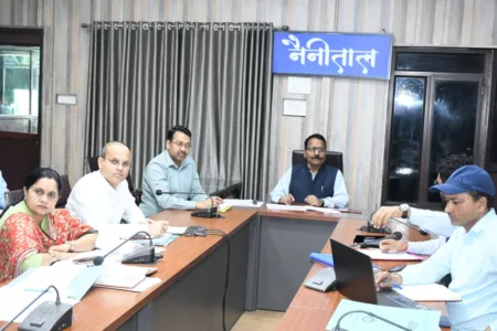 🚧 मानसून से पहले पूरी हों परियोजनाएं, डीएम ने दिए सख्त निर्देश