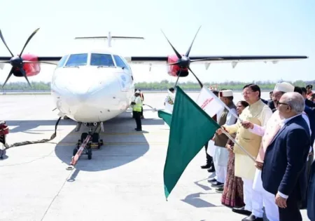 मुख्यमंत्री ने किया देहरादून–पिथौरागढ़ विमान सेवा का शुभारंभ