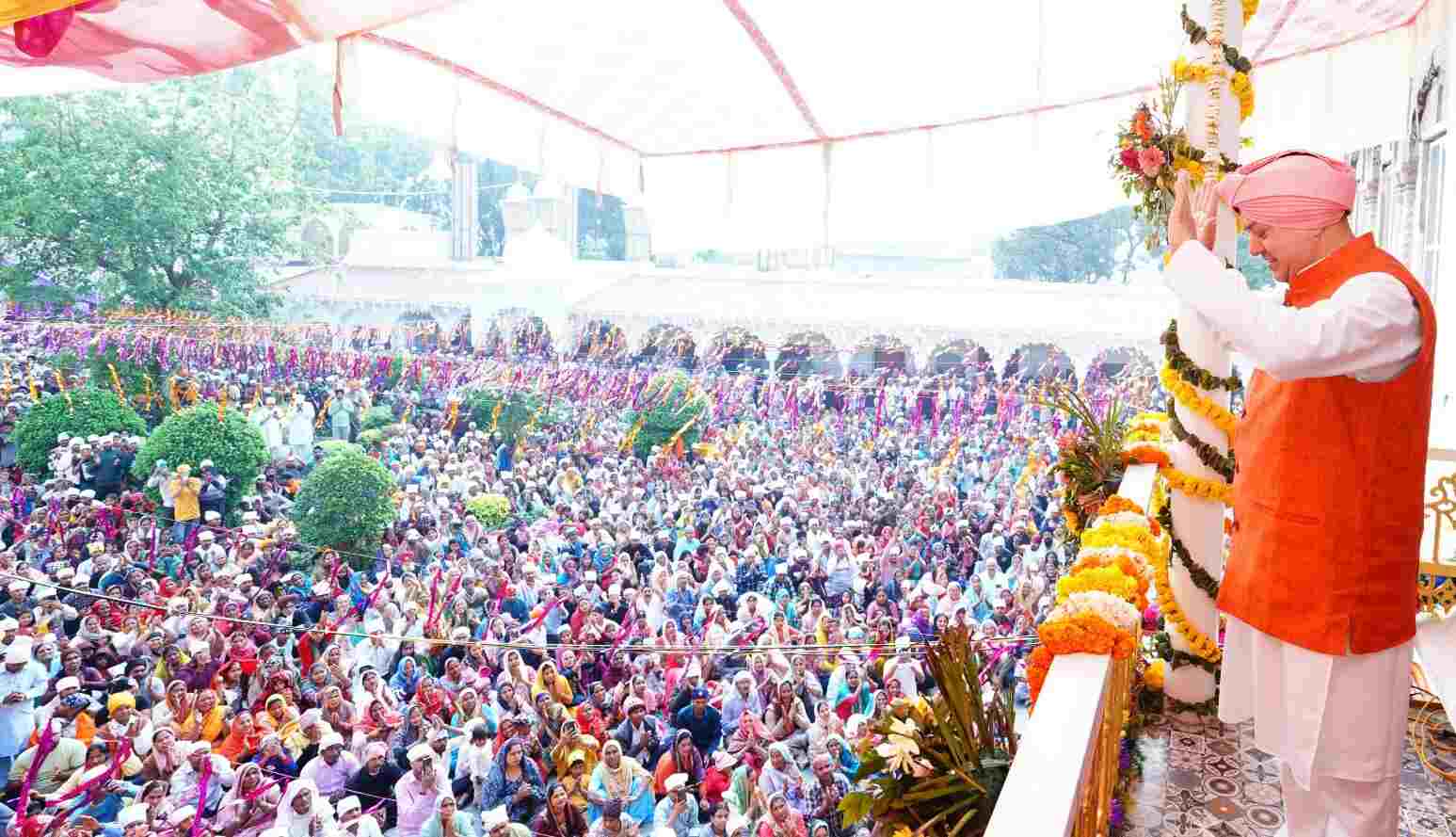 श्री दरबार साहिब में गुरु मंत्र पाकर धन्य-धन्य हुई गुरु की प्यारी संगतें