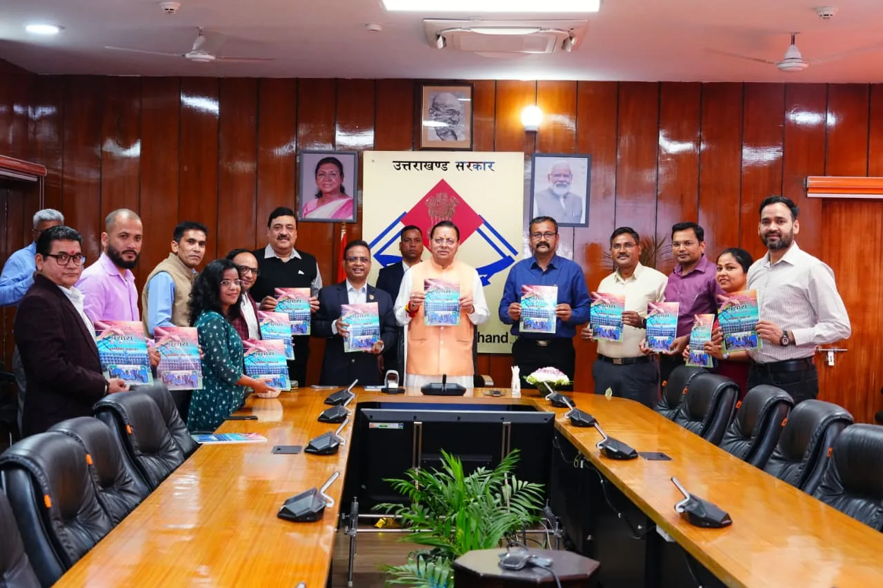 सचिवालय बैडमिंटन क्लब की स्मारिका “प्रयास बेहतर कल के लिए” का मुख्यमंत्री ने किया विमोचन