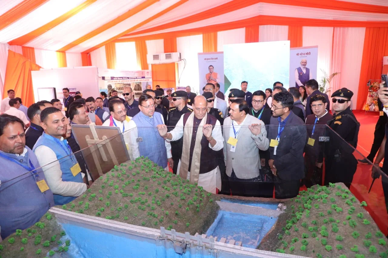 हल्द्वानी में रक्षामंत्री का भव्य स्वागत, लोक संस्कृति की छटा से सजा मार्ग