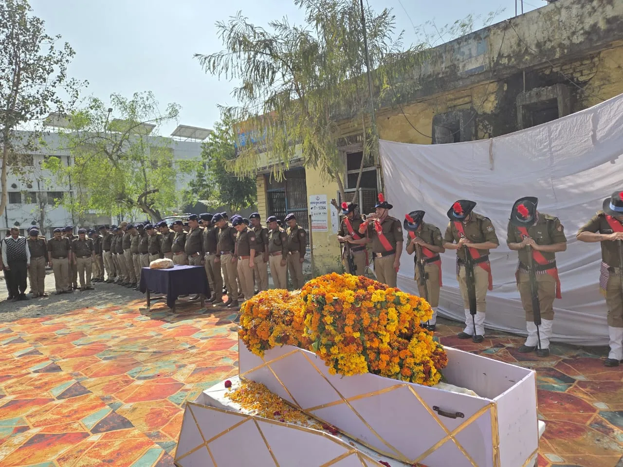 हादसे ने छीना परिवार का सहारा, आरक्षी संजय कुमार का आकस्मिक निधन