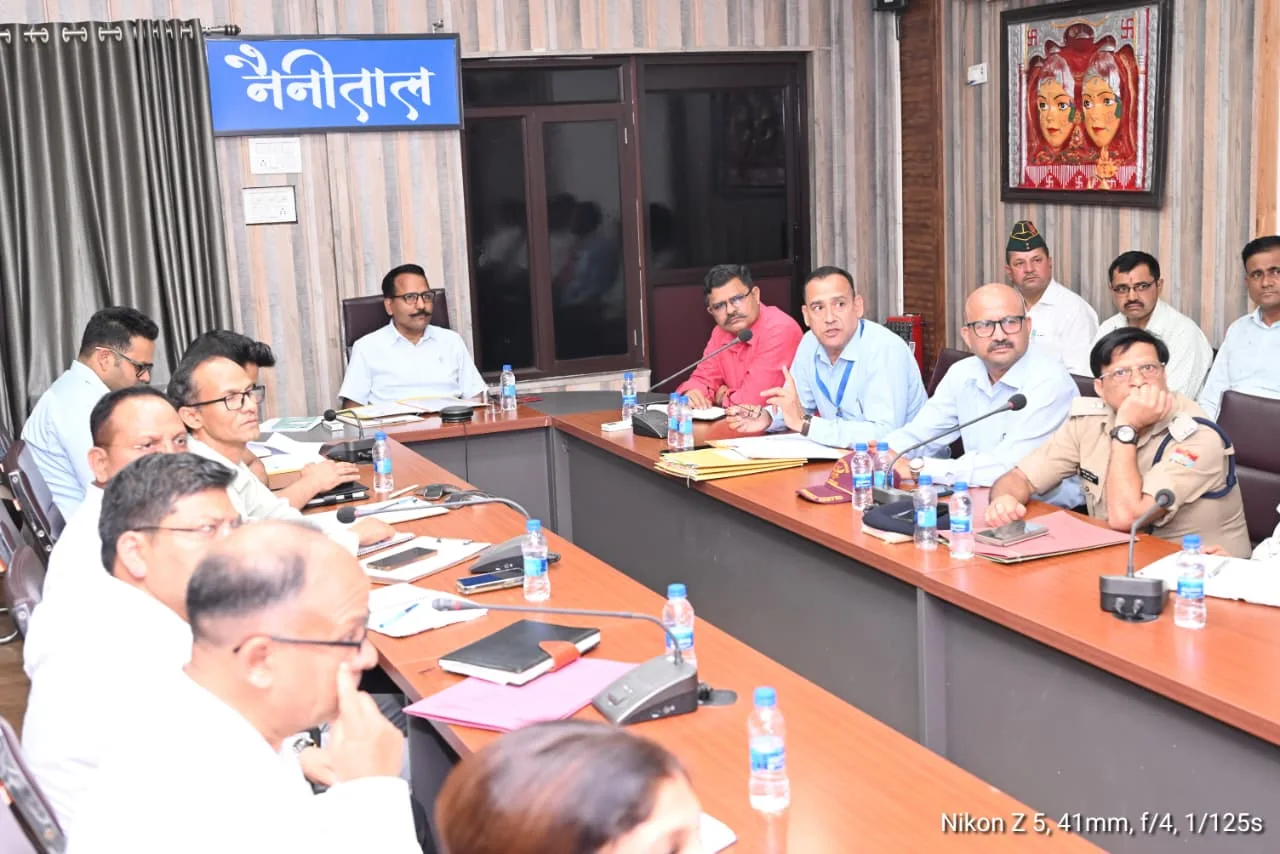 पूर्व सैनिकों की समस्याओं का प्राथमिकता से हो निस्तारण: डीएम