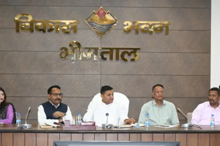 भीमताल में विकास कार्यों की समीक्षा, मंत्री राम सिंह कैड़ा ने दिए सख्त निर्देश
