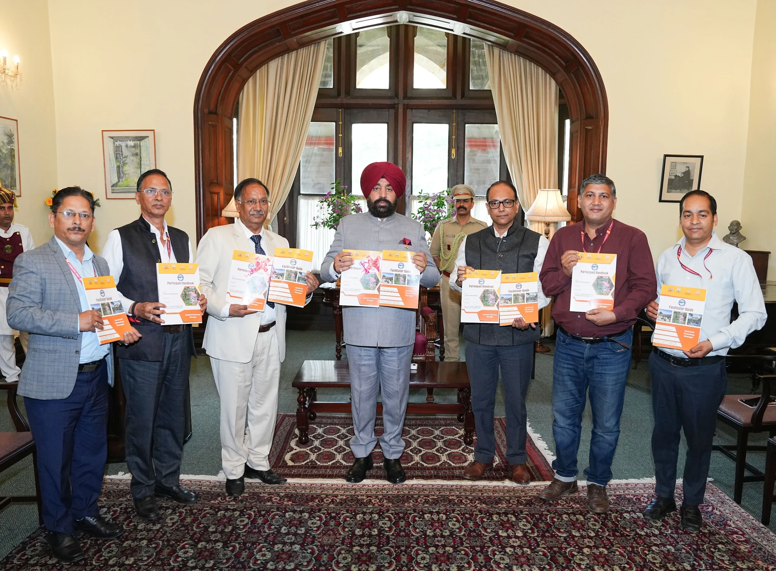 राज्यपाल ने ‘फिन बोध’ और ‘उत्तरावाणी’ ऐप का किया लोकार्पण, होमस्टे प्रबंधन पाठ्य सामग्री भी जारी