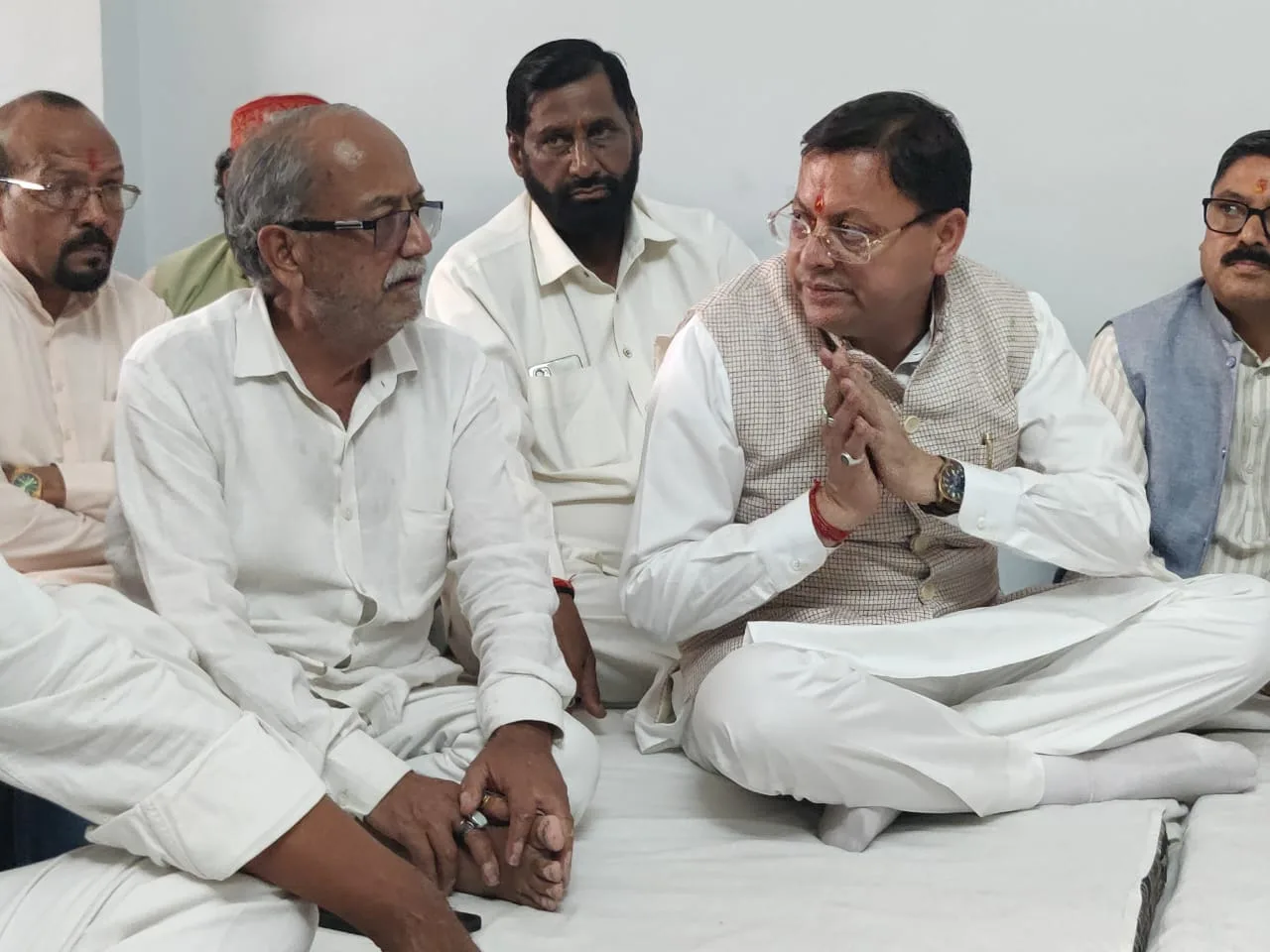 रामनगर विधायक दीवान सिंह बिष्ट की पत्नी के निधन पर मुख्यमंत्री धामी ने जताया शोक