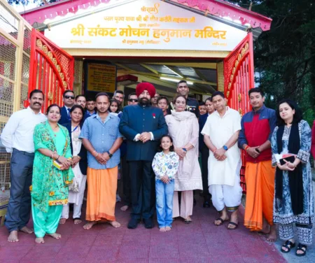 अंतिम बड़े मंगल पर राज्यपाल ने हनुमानगढ़ी में किया दर्शन-पूजन, प्रदेश की सुख-समृद्धि की कामना