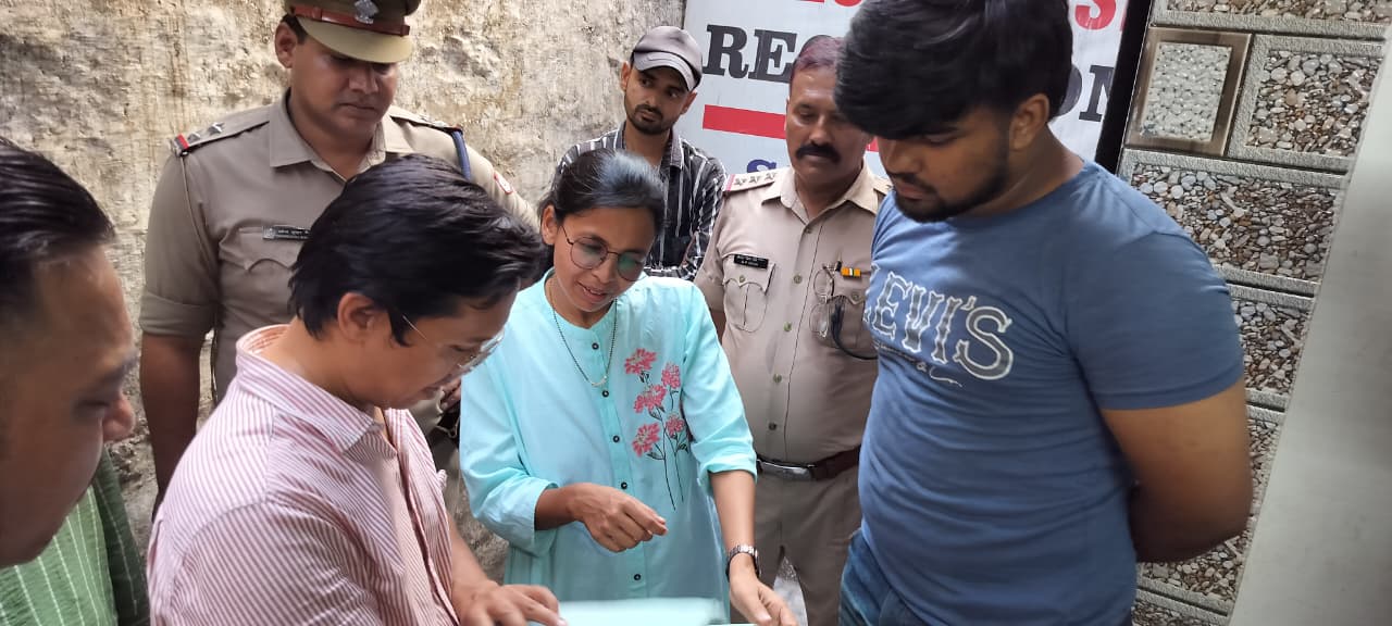 अग्नि सुरक्षा मानकों में खामियां मिलने पर होटल और गेस्ट हाउसों पर कार्रवाई