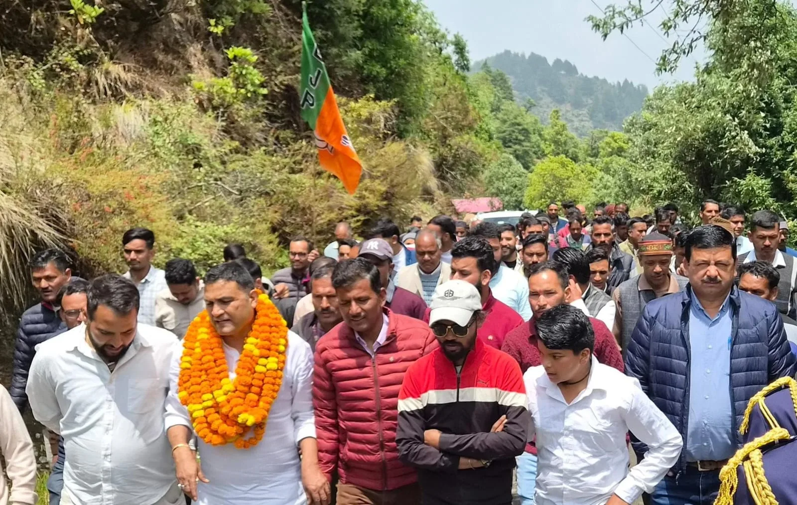 ओखलकांडा के गांवों में पहुंचे मंत्री कैड़ा, ग्रामीणों की समस्याएं सुन अधिकारियों को दिए समाधान के निर्देश