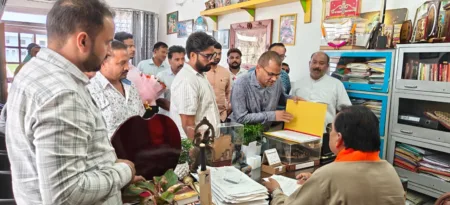 जनता की समस्याओं पर सांसद अजय भट्ट का फोकस, अधिकारियों को दिए त्वरित समाधान के निर्देश