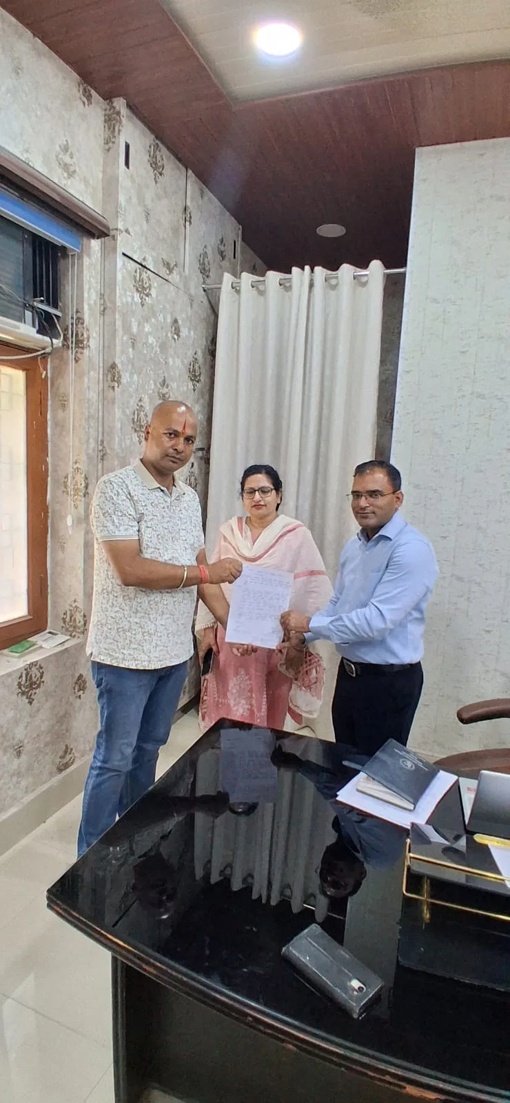 दो साल से लंबित शादी अनुदान पर कांग्रेस नेता का श्रम विभाग पर दबाव