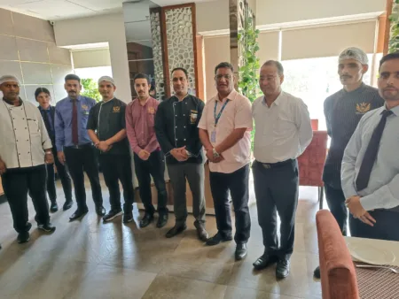 होटल-रेस्टोरेंट संचालकों को खाद्य सुरक्षा के नियमों का पाठ, 60 से अधिक कारोबारियों ने लिया हिस्सा
