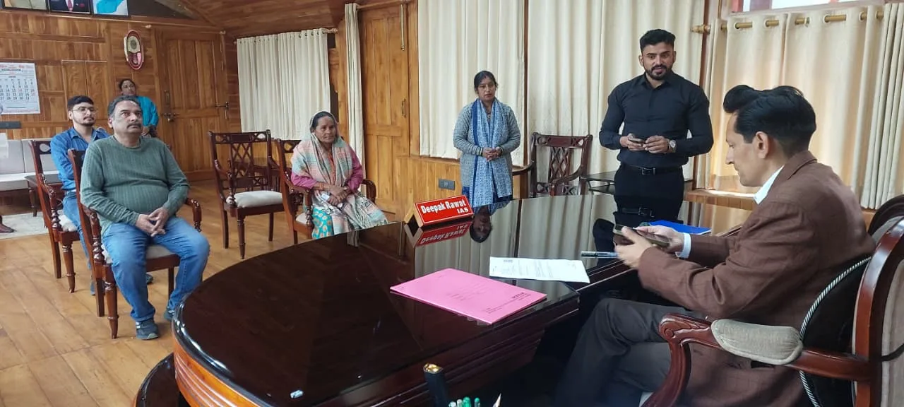 आयुक्त के निर्देश पर विरासत दाखिल-खारिज का मामला निस्तारित, रेवती देवी के नाम दर्ज हुई भूमि