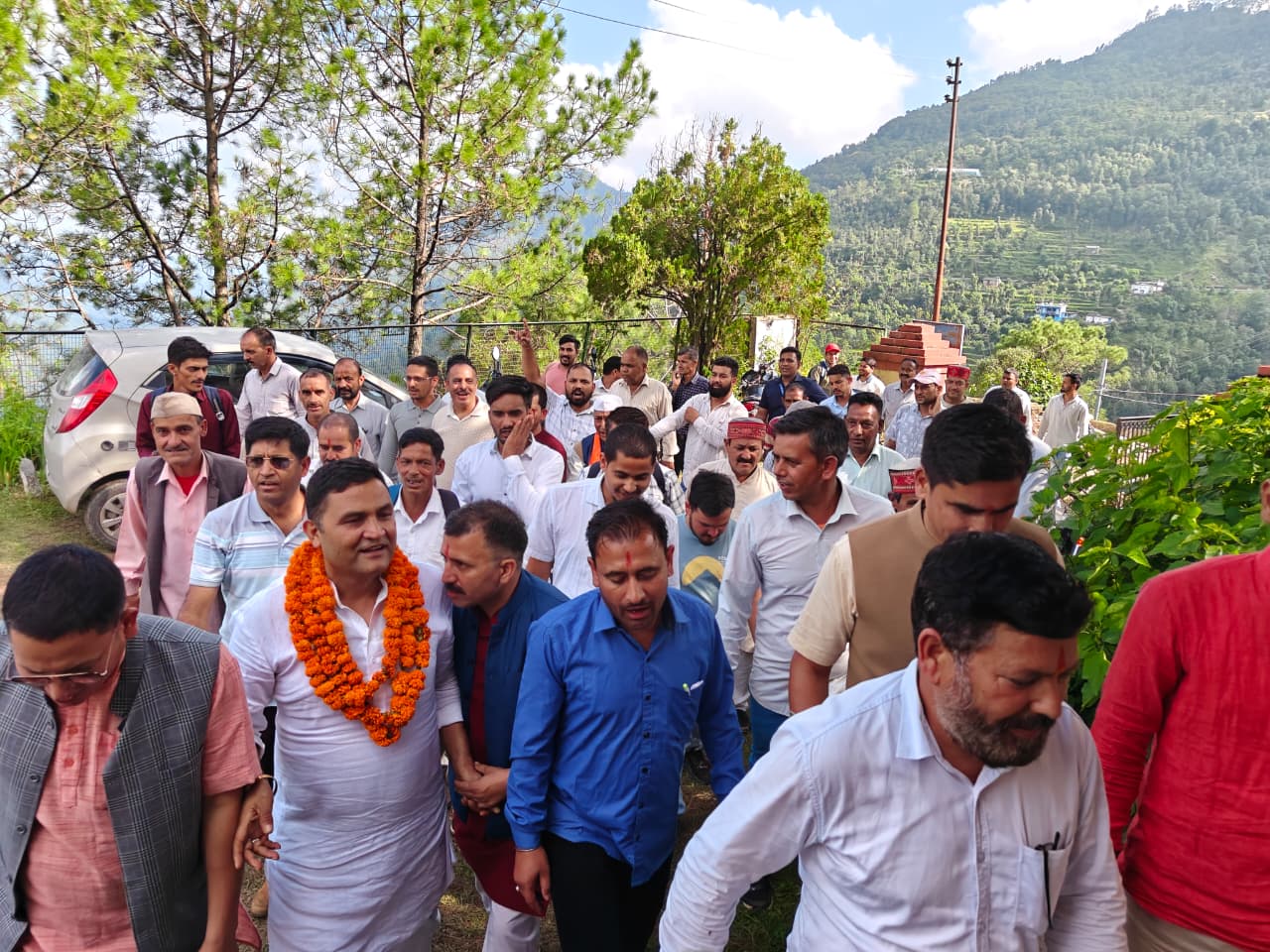 ओखलकांडा में मंत्री राम सिंह कैड़ा ने सुनीं ग्रामीणों की समस्याएं, अधिकारियों को दिए त्वरित समाधान के निर्देश