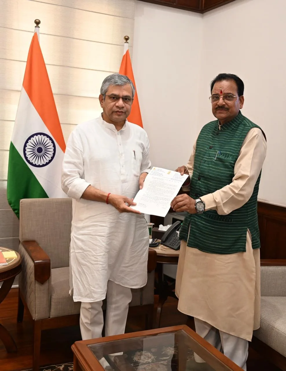 काठगोदाम-दिल्ली वंदे भारत की मांग फिर उठी, सांसद अजय भट्ट ने रेल मंत्री से की मुलाकात