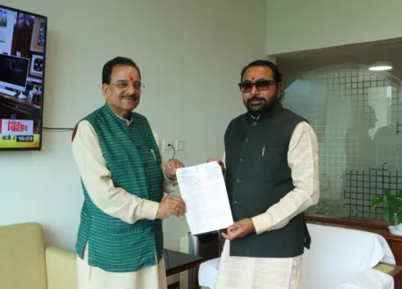 किच्छा में अखिल भारतीय आयुर्वेद संस्थान खोलने की मांग, सांसद अजय भट्ट ने केंद्रीय आयुष मंत्री को सौंपा प्रस्ताव
