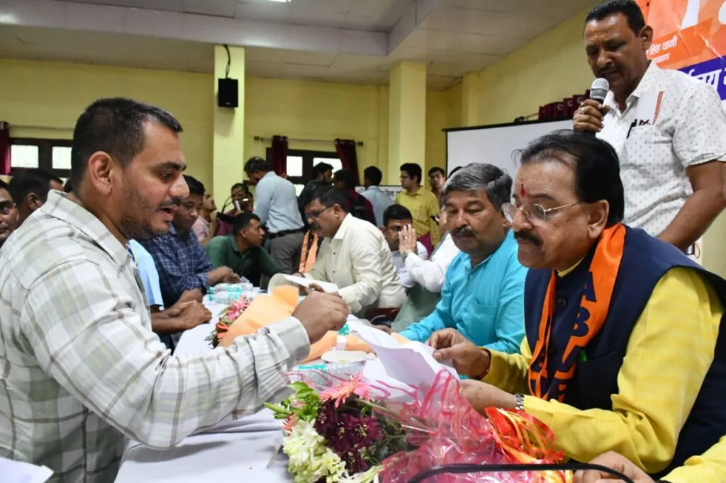 कोटाबाग में जनकल्याण शिविर में उमड़ी भीड़, 250 शिकायतें आईं, 190 का मौके पर निस्तारण