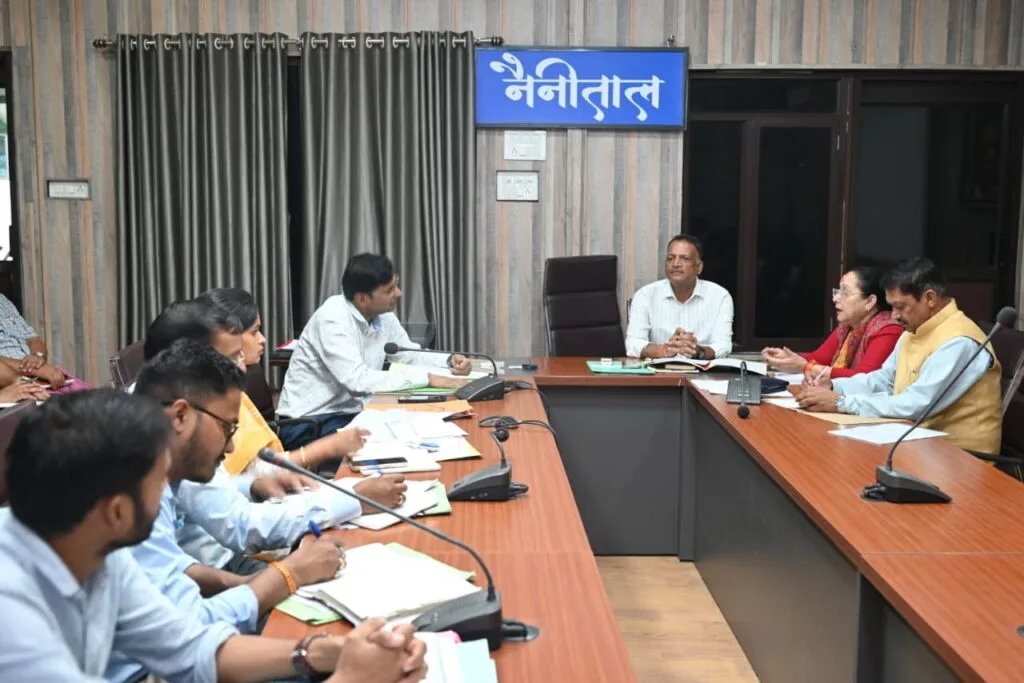 जल जीवन मिशन की समीक्षा, सीडीओ बोले- गुणवत्ता के साथ समय पर पूरे हों कार्य