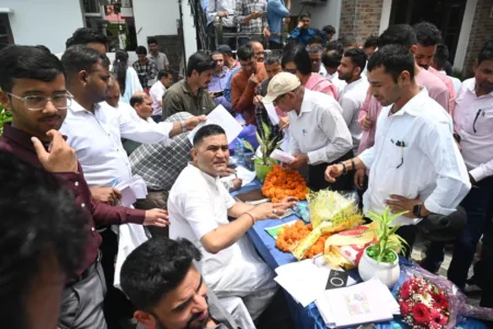 जनता दरबार में कैबिनेट मंत्री राम सिंह कैड़ा ने सुनीं समस्याएं, 700 से अधिक मामलों का मौके पर निस्तारण