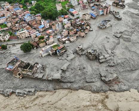 नेपाल में बाढ़ के बाद नैनीताल प्रशासन अलर्ट, नागरिकों की जानकारी के लिए हेल्पलाइन जारी