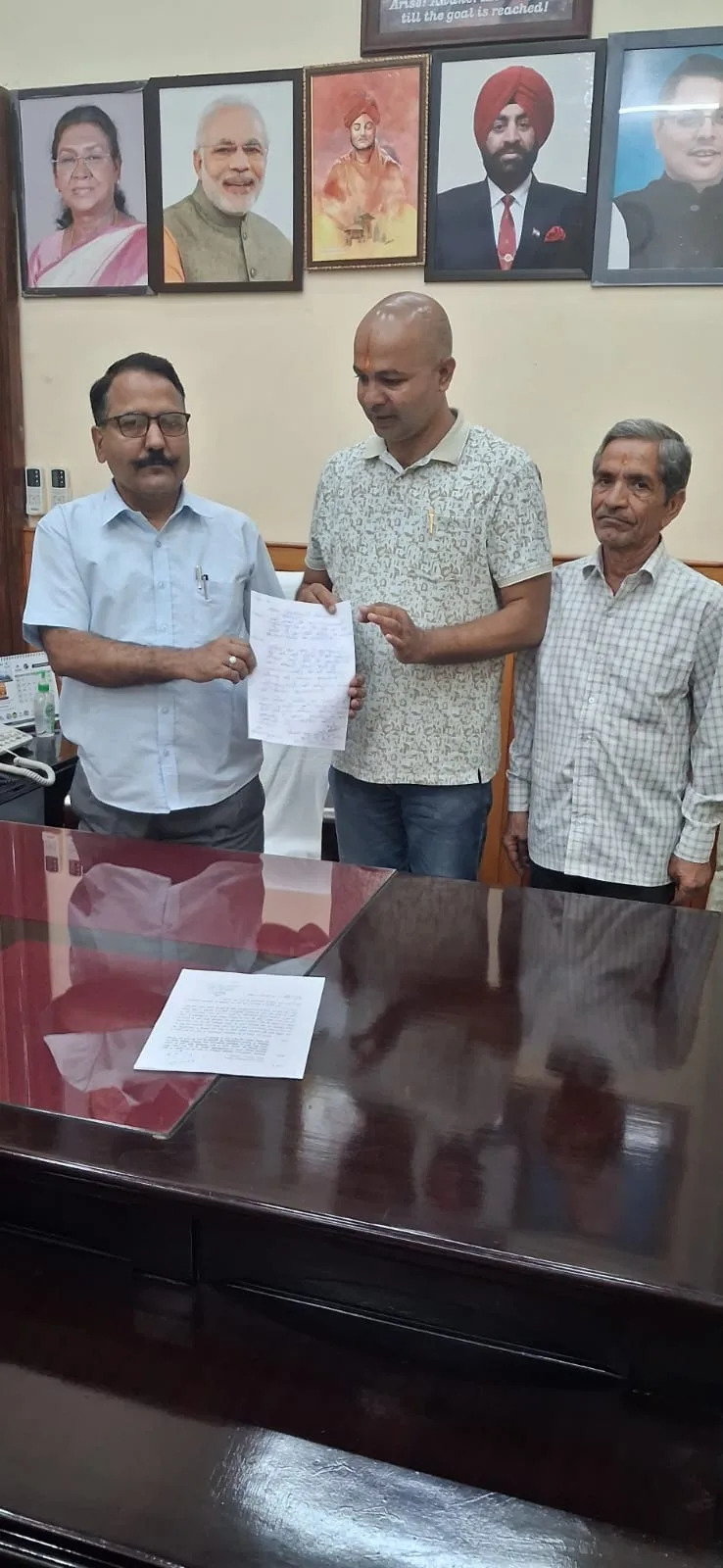 पदमपुरी, गुनियालेख व पलड़ा बाजार में सार्वजनिक शौचालय बनाने की मांग