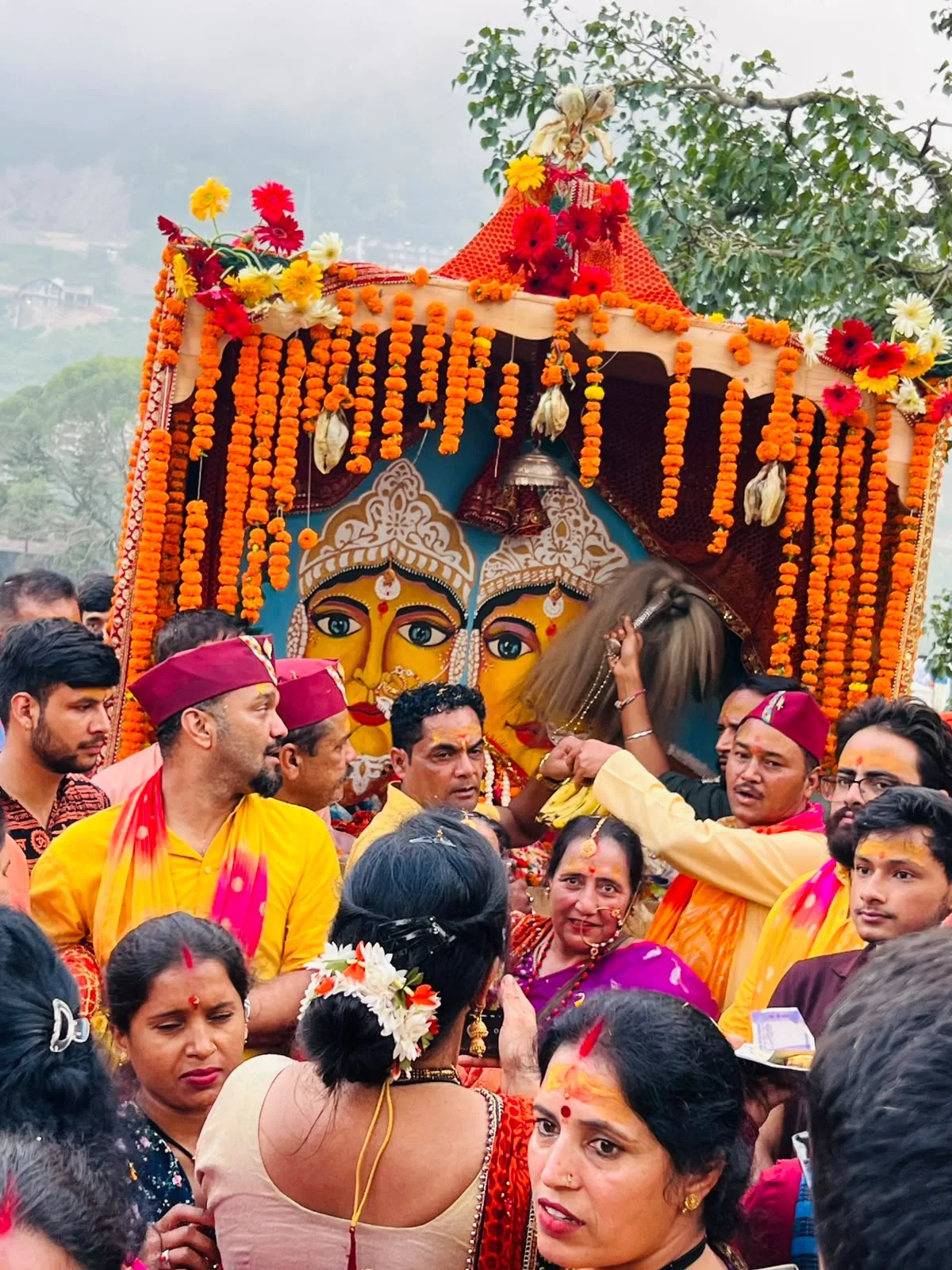 भक्तिमय माहौल में निकला मां नंदा-सुनंदा का भव्य डोला