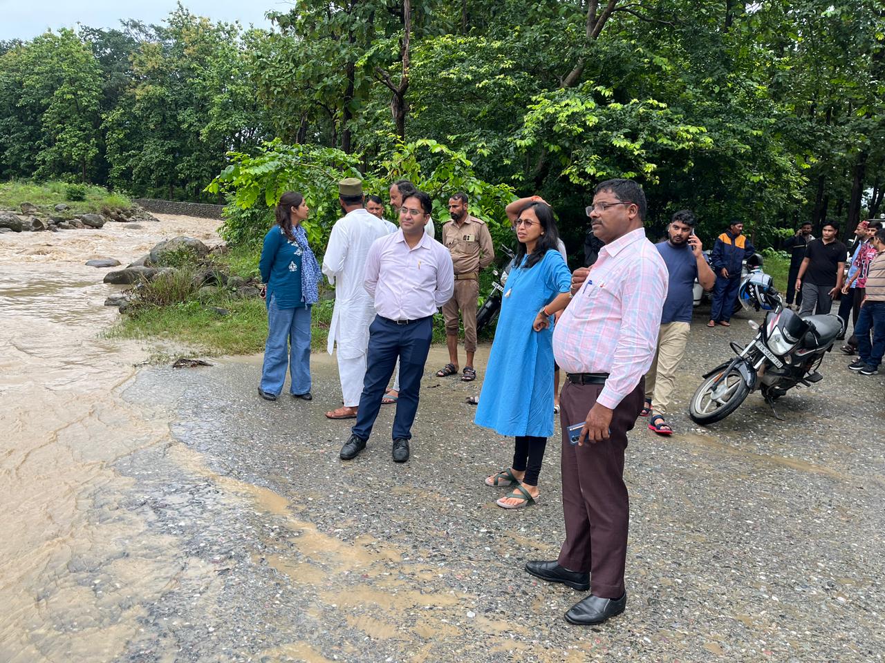 भारी बारिश को लेकर प्रशासन अलर्ट, एसडीएम और तहसीलदार ने संवेदनशील क्षेत्रों का किया निरीक्षण