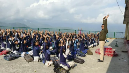 सहज योग ध्यान से विद्यार्थियों को बताया मानसिक स्वास्थ्य का महत्व